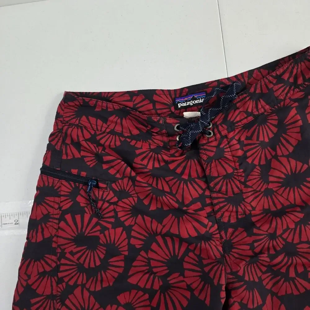Patagonia Men's 30‎ Board Shorts Red Black Floral Swim Surf Trunks 6353